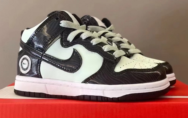 Kids Nike Dunk 37